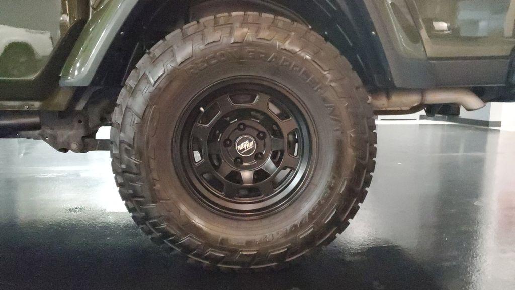 used 2022 Jeep Gladiator car, priced at $30,519