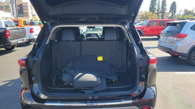 used 2022 Toyota Highlander car, priced at $39,519