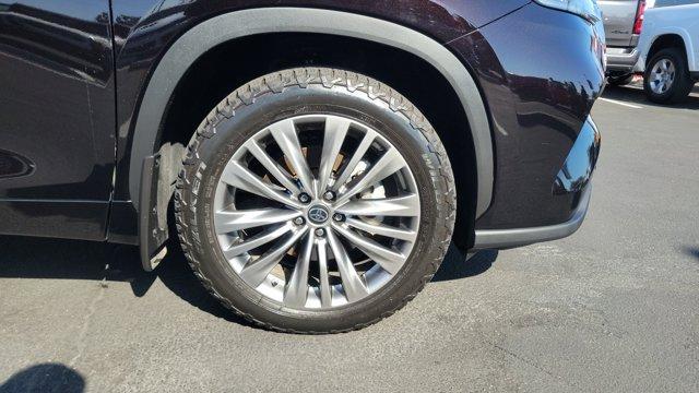 used 2022 Toyota Highlander car, priced at $39,519