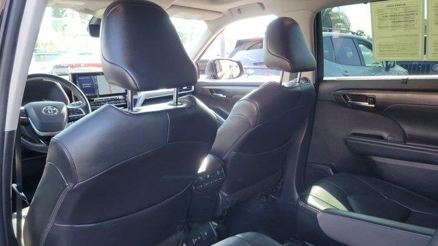 used 2022 Toyota Highlander car, priced at $39,519