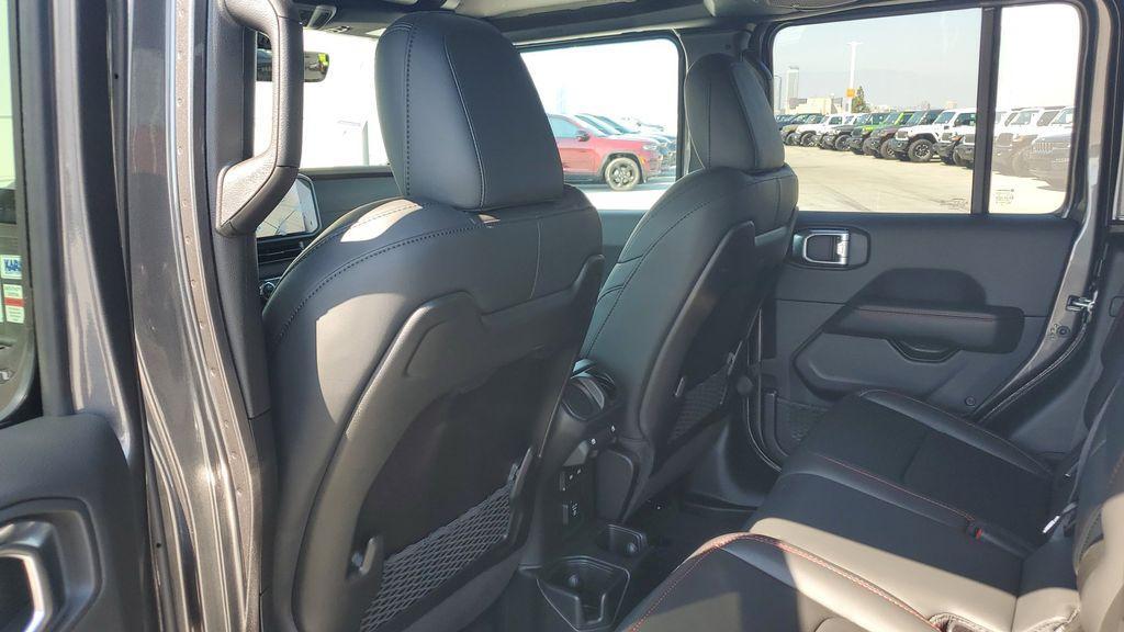 new 2025 Jeep Gladiator car, priced at $55,995