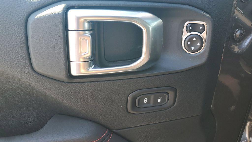 new 2025 Jeep Gladiator car, priced at $55,995