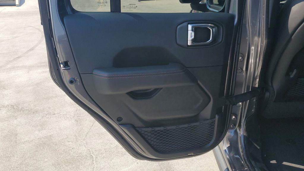 new 2025 Jeep Gladiator car, priced at $55,995
