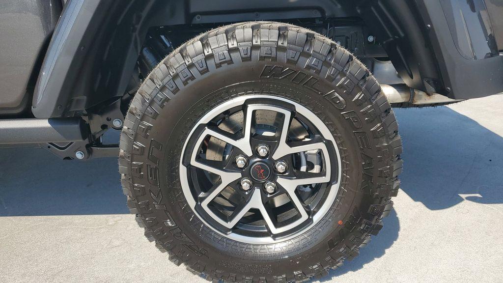new 2025 Jeep Gladiator car, priced at $55,995