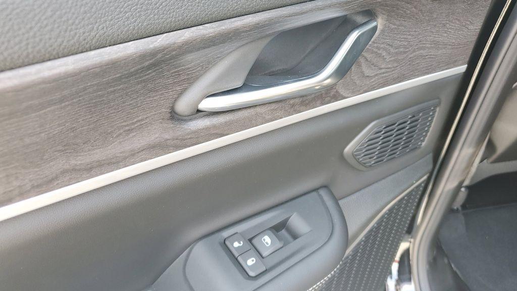 new 2025 Jeep Grand Cherokee car, priced at $52,260