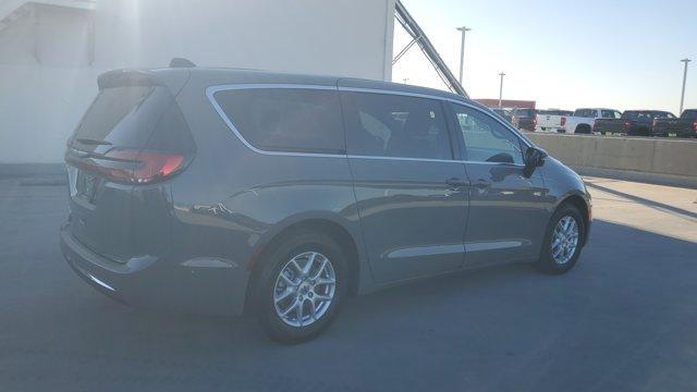 new 2025 Chrysler Pacifica car, priced at $45,920