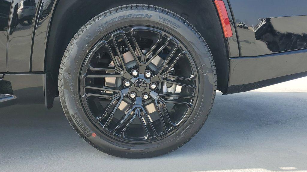 new 2025 Jeep Wagoneer L car, priced at $73,306