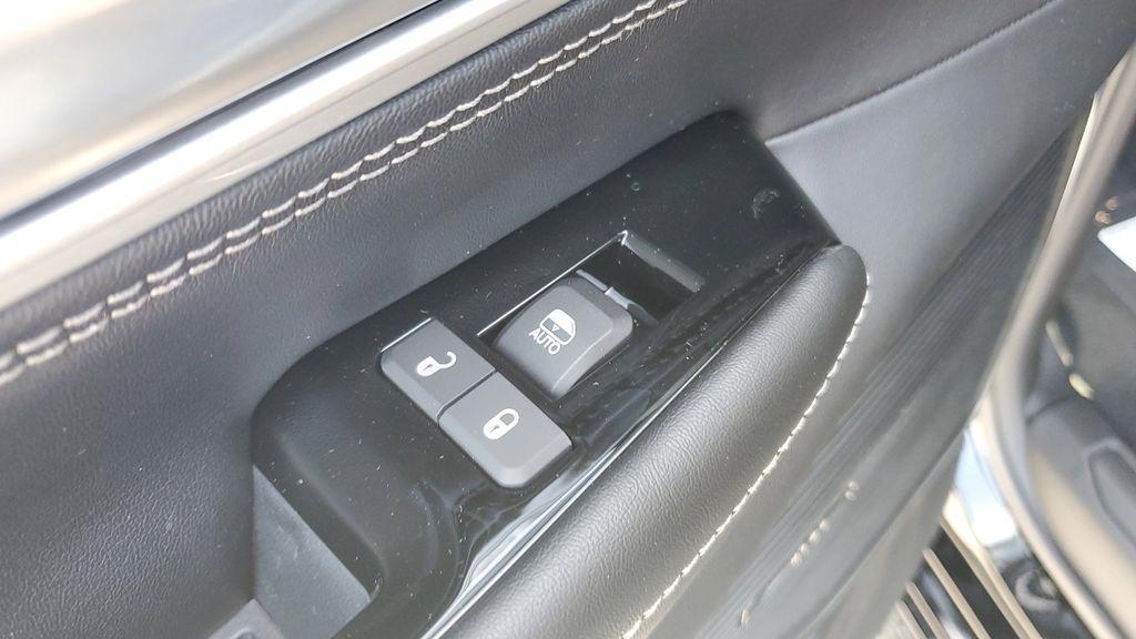 new 2025 Jeep Wagoneer L car, priced at $73,306