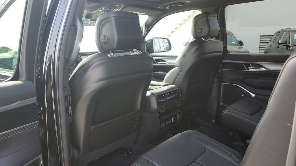 new 2025 Jeep Wagoneer L car, priced at $73,306