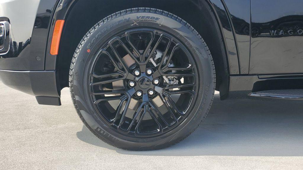 new 2025 Jeep Wagoneer L car, priced at $73,306