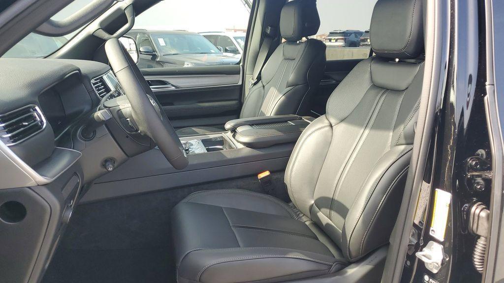 new 2025 Jeep Wagoneer L car, priced at $73,306