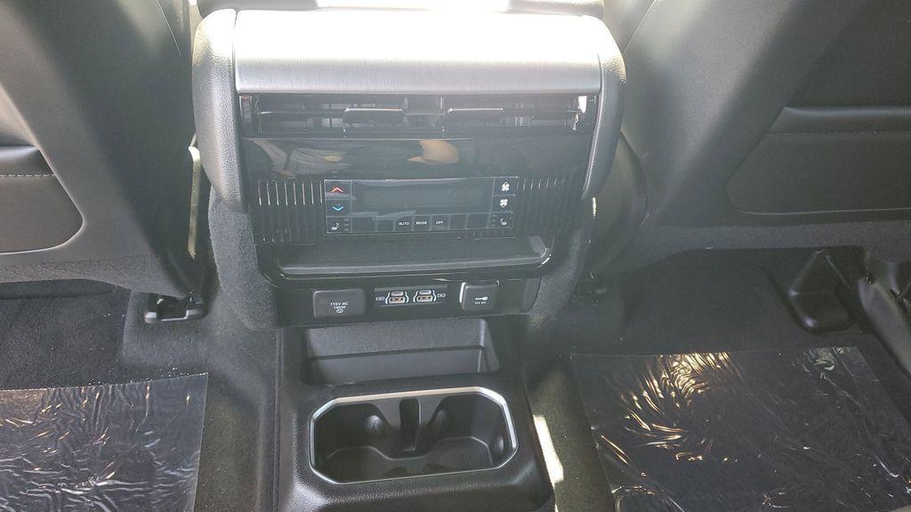 new 2025 Jeep Wagoneer L car, priced at $73,306