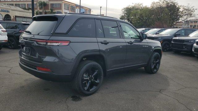 new 2025 Jeep Grand Cherokee car, priced at $46,175