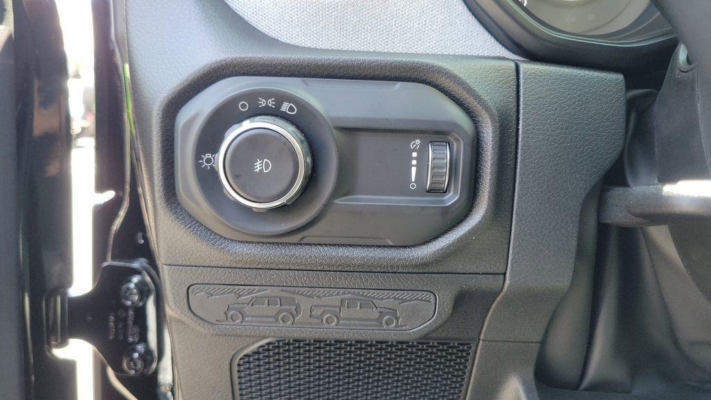 new 2025 Jeep Wrangler car, priced at $40,040