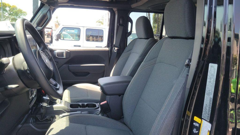 new 2025 Jeep Wrangler car, priced at $40,040