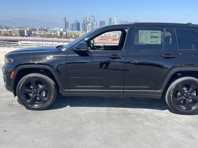 new 2024 Jeep Grand Cherokee car, priced at $45,675