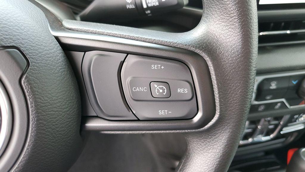new 2025 Jeep Gladiator car, priced at $39,995