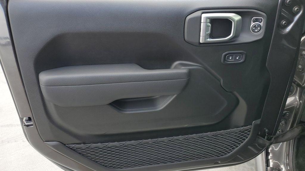 new 2025 Jeep Gladiator car, priced at $39,995