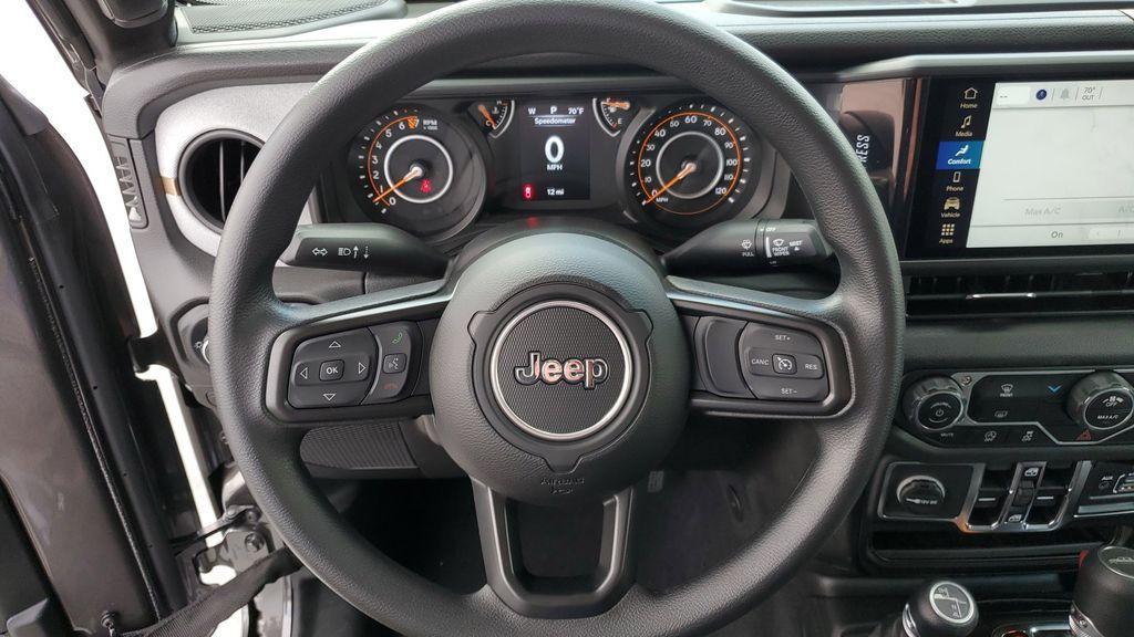 new 2025 Jeep Gladiator car, priced at $39,995