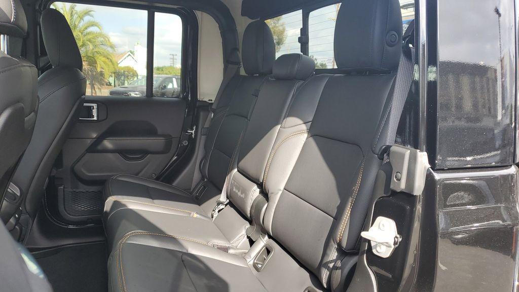 new 2025 Jeep Gladiator car, priced at $44,877
