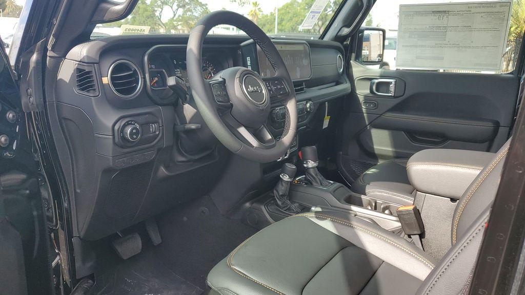 new 2025 Jeep Gladiator car, priced at $44,877