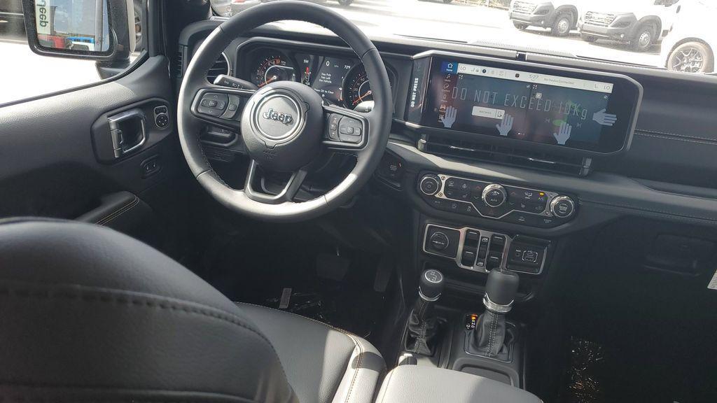 new 2025 Jeep Gladiator car, priced at $44,877