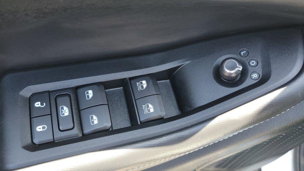 used 2023 Jeep Grand Cherokee car, priced at $27,419