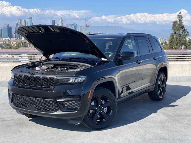 new 2024 Jeep Grand Cherokee car, priced at $45,675