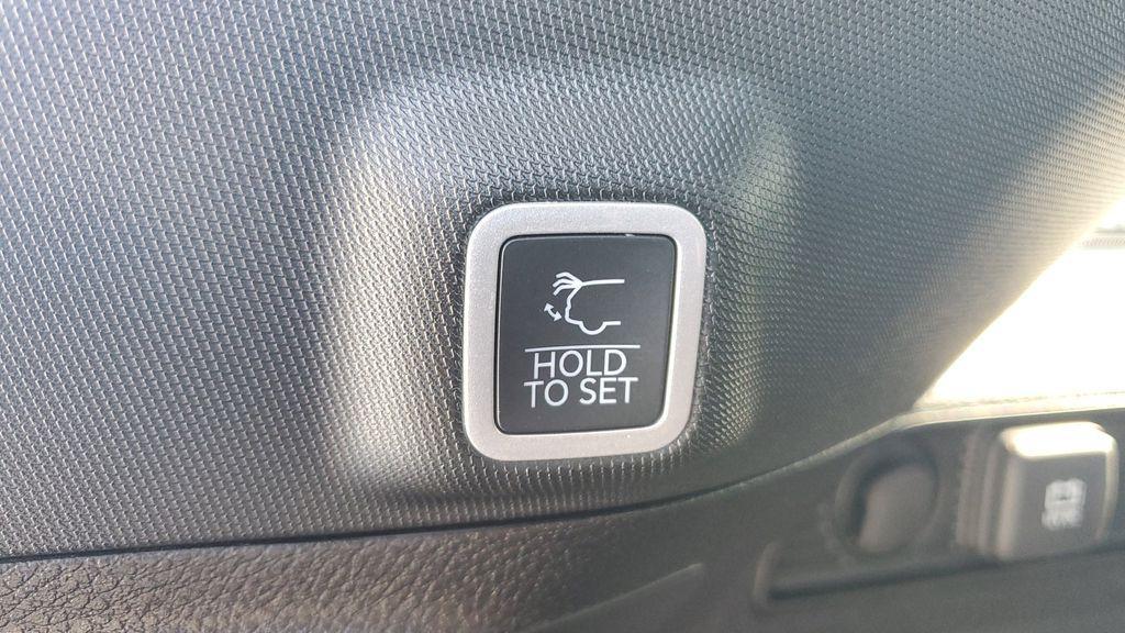 new 2025 Jeep Grand Cherokee car, priced at $43,858