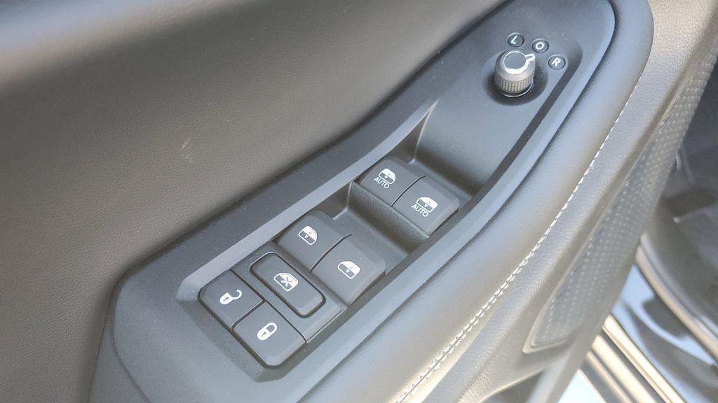 new 2025 Jeep Grand Cherokee car, priced at $43,858