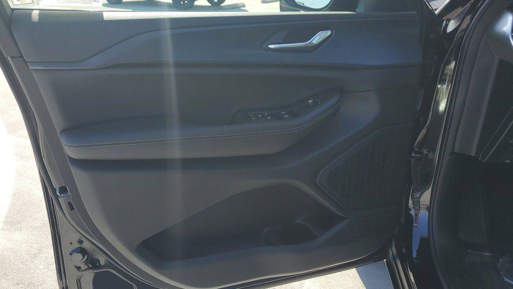 new 2025 Jeep Grand Cherokee car, priced at $41,002