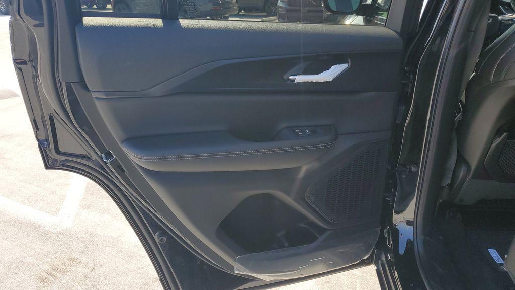 new 2025 Jeep Grand Cherokee car, priced at $41,002