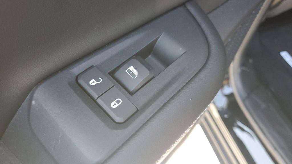 new 2025 Jeep Grand Cherokee car, priced at $41,002