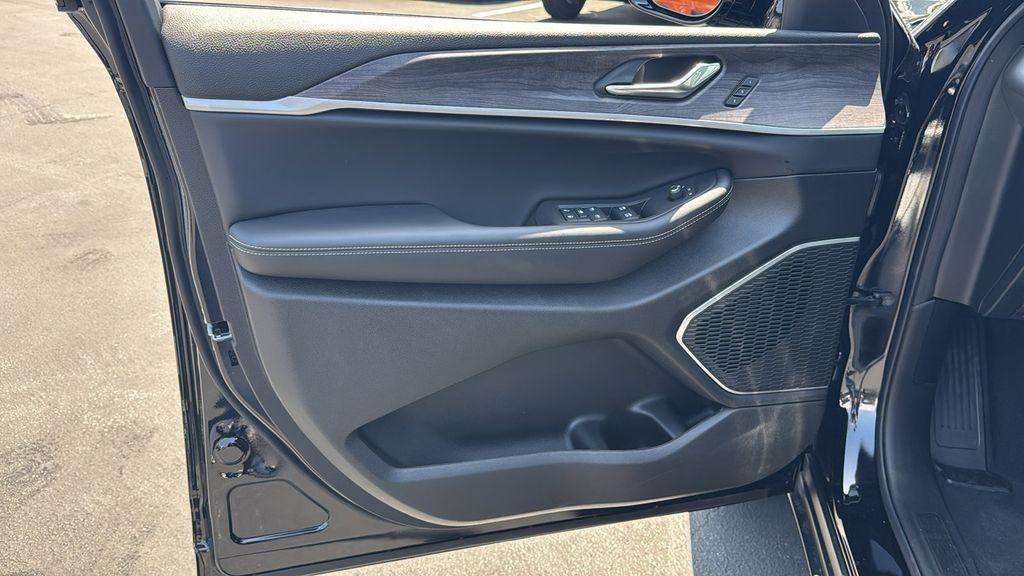 new 2025 Jeep Grand Cherokee L car, priced at $52,787