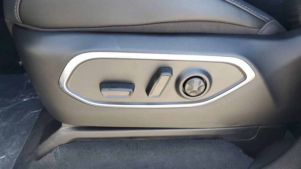 new 2025 Jeep Wagoneer L car, priced at $71,030