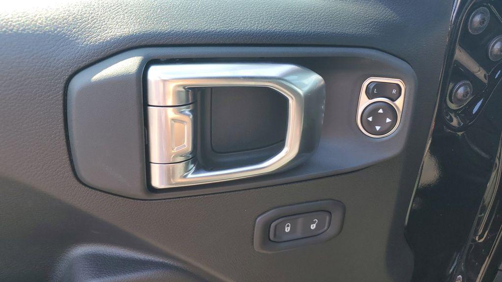 new 2025 Jeep Wrangler car