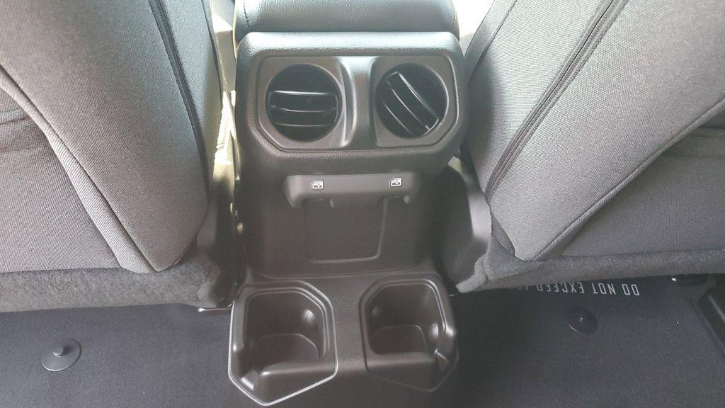 new 2025 Jeep Wrangler car