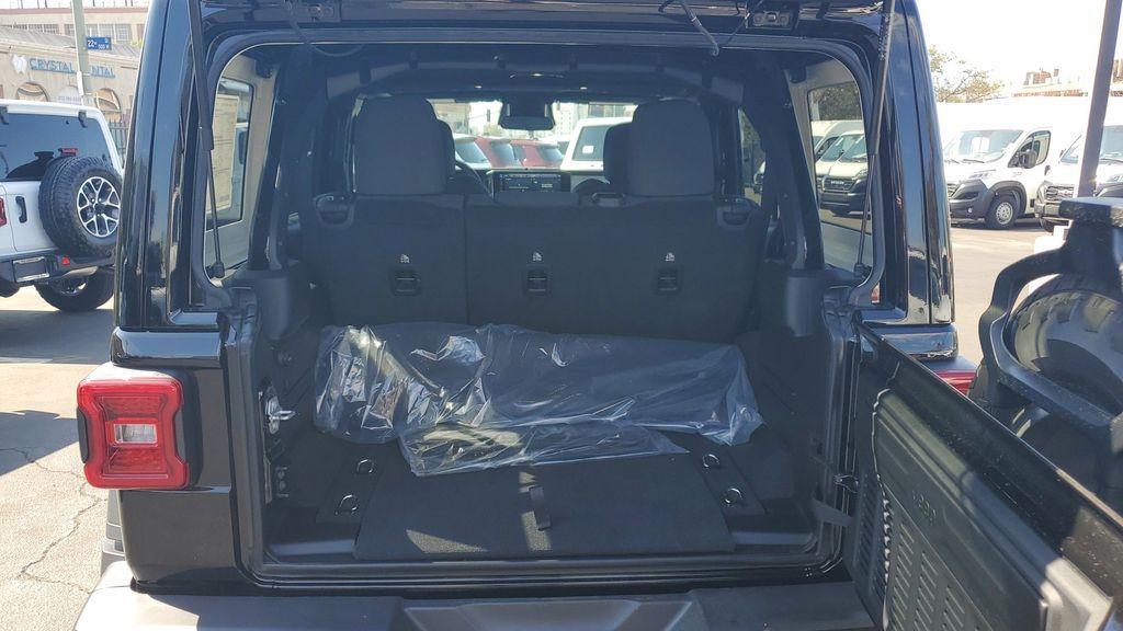 new 2025 Jeep Wrangler car