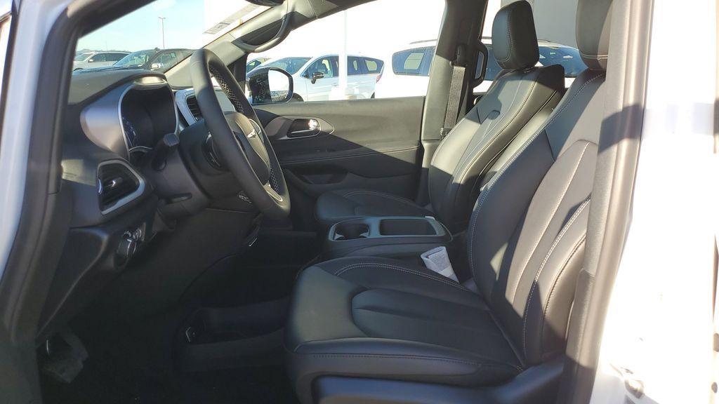 new 2025 Chrysler Voyager car, priced at $37,995