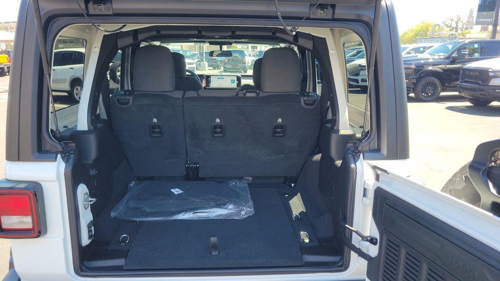 new 2025 Jeep Wrangler car, priced at $39,050
