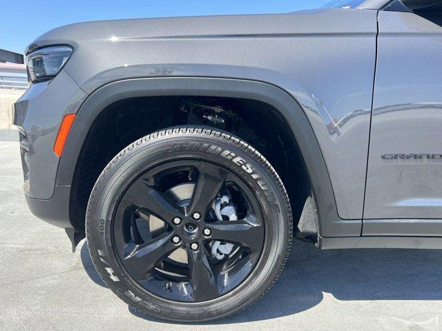 new 2024 Jeep Grand Cherokee car, priced at $49,670