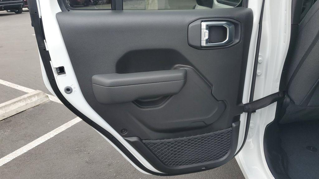 new 2026 Jeep Gladiator car, priced at $49,331