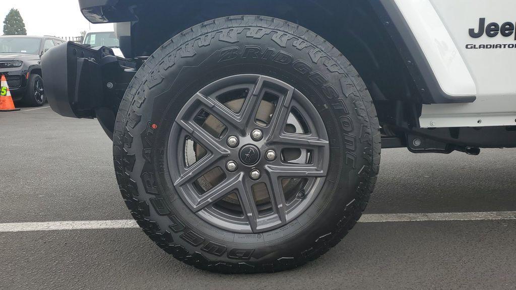 new 2026 Jeep Gladiator car, priced at $49,331