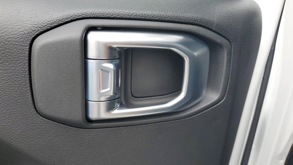 new 2026 Jeep Gladiator car, priced at $49,331