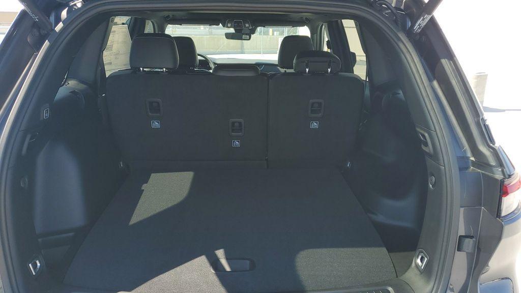 new 2025 Jeep Grand Cherokee car, priced at $48,375