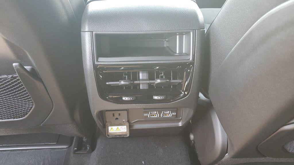 new 2025 Jeep Grand Cherokee car, priced at $48,375