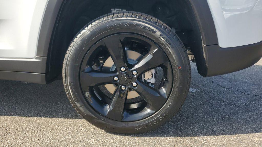 new 2025 Jeep Grand Cherokee car, priced at $48,526