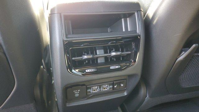 new 2025 Jeep Grand Cherokee car, priced at $52,140