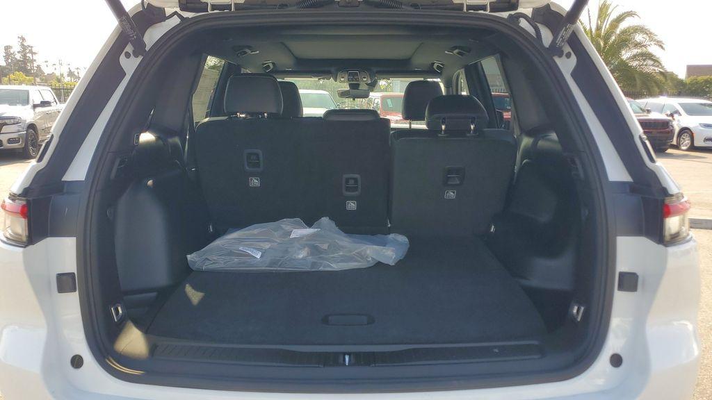new 2025 Jeep Grand Cherokee car, priced at $48,526