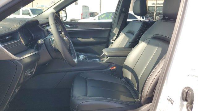 new 2025 Jeep Grand Cherokee car, priced at $52,140